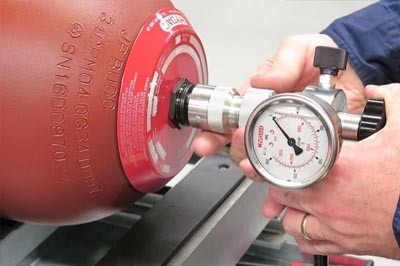 Ремонт гидроэнергоаккумуляторов и заправка их азотом бетононасоса