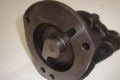 Замена топливного насоса низкого давления (ТННД) в бетононасосе