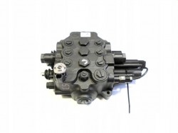 Гидрораспределитель колесного асфальтоукладчика XCMG RP452L Гидрораспределитель колесного асфальтоукладчика XCMG RP452L