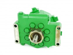 Насос колесного асфальтоукладчика XCMG RP452L Насос колесного асфальтоукладчика XCMG RP452L