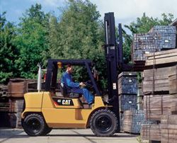 Запчасти для автопогрузчика (вилочный) Caterpillar DP40K