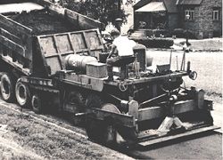 Ремонт колесного асфальтоукладчика Blaw-Knox PF-90 Ремонт колесного асфальтоукладчика Blaw-Knox PF-90