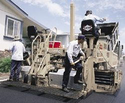 Ремонт колесного асфальтоукладчика Blaw-Knox PF-3200 Ремонт колесного асфальтоукладчика Blaw-Knox PF-3200