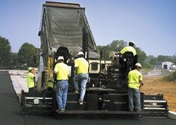 Ремонт колесного асфальтоукладчика Blaw-Knox PF-6160 Ремонт колесного асфальтоукладчика Blaw-Knox PF-6160