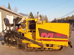 Ремонт гусеничного асфальтоукладчика MAULDIN 1750-C Ремонт гусеничного асфальтоукладчика MAULDIN 1750-C
