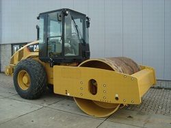 Запчасти для грунтового катка Caterpillar CS74