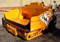 Ремонт гусеничного асфальтоукладчика LeeBoy 1000 F (гусеничный) Ремонт гусеничного асфальтоукладчика LeeBoy 1000 F (гусеничный)