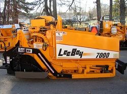 Ремонт гусеничного асфальтоукладчика LeeBoy 7000 Ремонт гусеничного асфальтоукладчика LeeBoy 7000