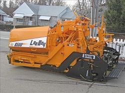Ремонт гусеничного асфальтоукладчика Leeboy 8500 (низкая платформа) Ремонт гусеничного асфальтоукладчика Leeboy 8500 (низкая платформа)