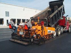 Ремонт гусеничного асфальтоукладчика LeeBoy 8515 Ремонт гусеничного асфальтоукладчика LeeBoy 8515