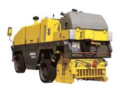 Ремонт дорожной фрезы для асфальта SAKAI ER100