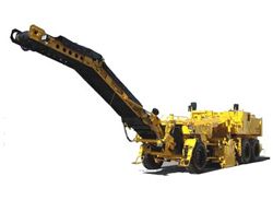 Ремонт дорожной фрезы для асфальта SAKAI ER552F