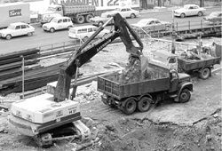 Запчасти для гусеничного экскаватора Akerman H21