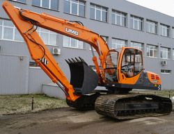 Ремонт гусеничного экскаватора UMG E220C Ремонт гусеничного экскаватора UMG E220C