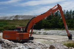 Ремонт гусеничного экскаватора UMG E310C