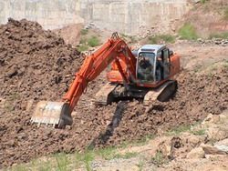 Ремонт гусеничного экскаватора Bonny CE 220-6