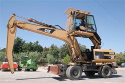 Запчасти для колесного экскаватора Caterpillar M320 MH