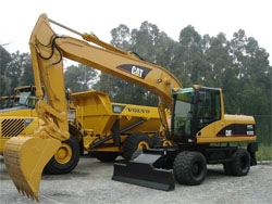 Запчасти для колесного экскаватора Caterpillar M322C