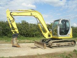 Запчасти для гусеничного экскаватора New Holland E80-1ES