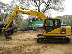 Запчасти для гусеничного экскаватора Komatsu PC130