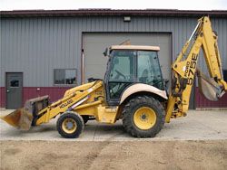 Запчасти для экскаватора-погрузчика New Holland 575E