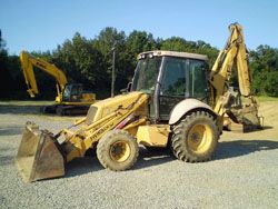 Запчасти для экскаватора-погрузчика New Holland 675E